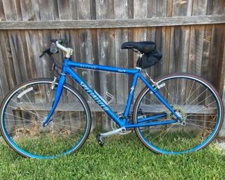 Sirrus Specialized Bike, like new.