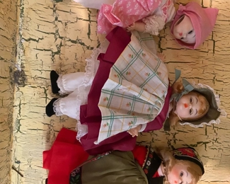 These Madame Alexander Dolls are darling but need a Dr. to put them back together. :(