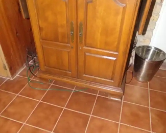 Hard Rock Maple Mini Bar