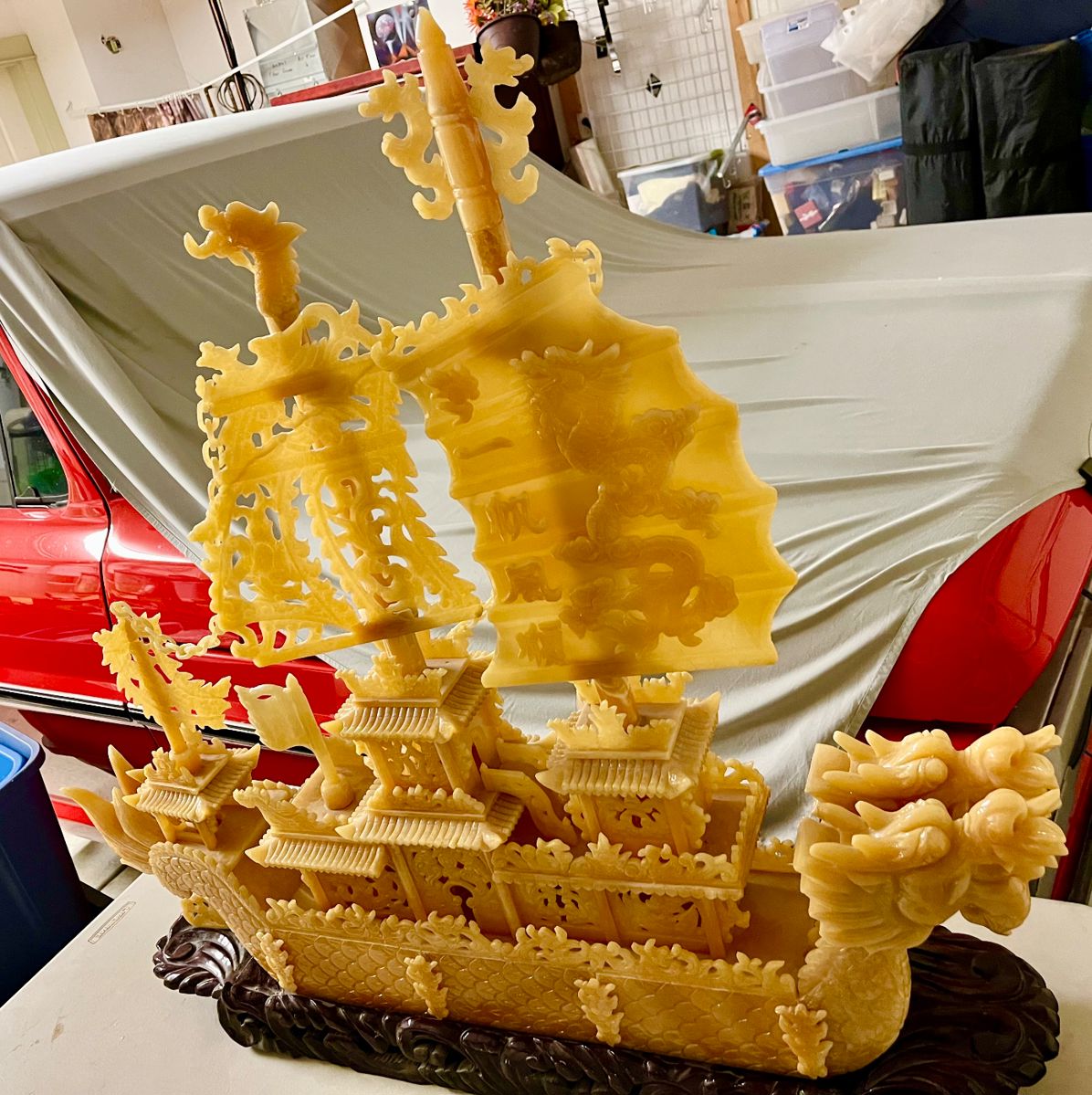 Chinese exquisite Yellow Jade STONE fengshui Carved Dragon Boat ship Statue 3.5ft L ×3ft H This is so beautiful, 
Yellow Jade stone Dragon Boat / Ship 3ft long x 3ft tall  $295  is a fraction of what it’s worth Hand carved yellow, jade stone with rosewood platform,
The ship sails unscrew for easy  transport
