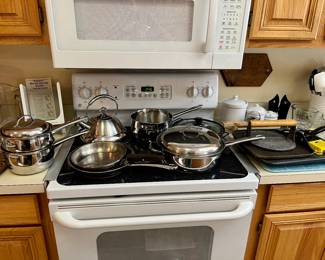 Stainless steel tea pot awesome quality $10
Pots and pans five and $10 each