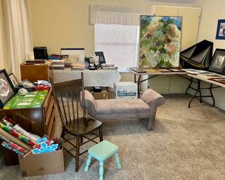 1961 oil painting on canvas approx 3‘ x 4‘
Free stereo consult with glass doors
Lounge chair for bedroom $30 excellent condition
Small brand new doggie door $30
Dog harness $10
Hey dog bowl