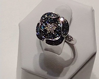 925 Blue and white diamond flower ring size 7 