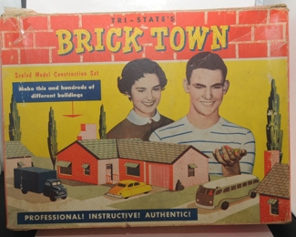 BRICK TOWN BUILDING SET 