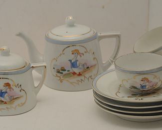 VTG CHILD'S TEA SET