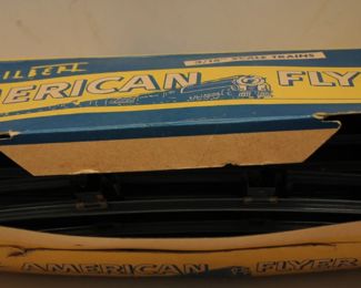 AMERICAN FLYER CURVED TRACK WITH BOX