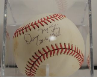 SIGNED BASEBALL BY DENNY McLAIN  1968 WORLDS CHAMPS 
