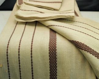 VINTAGE TABLE LINEN SET