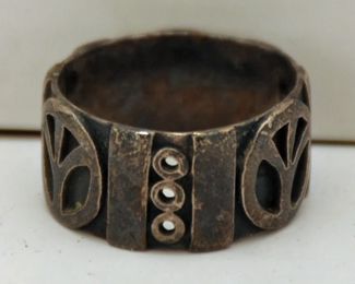 STERLING HIPPY PEACE SIGN MODERNIST BRUTALIST RING