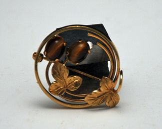 14k GF TIGER EYE BROOCH SIGNED WELLS