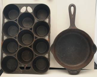 VINTAGE GRISWOLD CAST IRON MUFFIN #10 949 AND SMALL FRY PAN #3