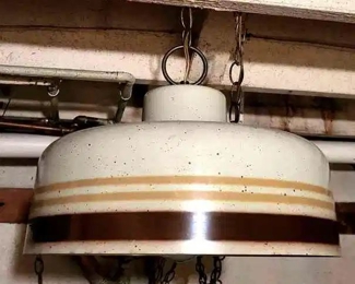 Metal Vintage Circular Hanging Lamp With A Linked Chain For Hanging