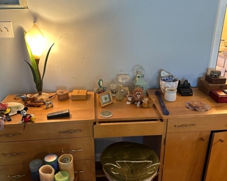 Retro vanity very cool