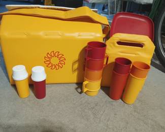 Vintage Tupperware insulated picnic set