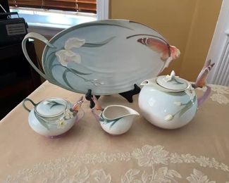 Beautiful butterfly tea set 