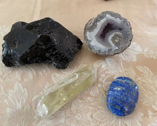 Rocks / crystals 