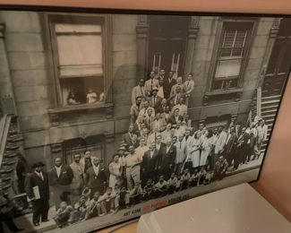 
Tons of framed photograph artwork 