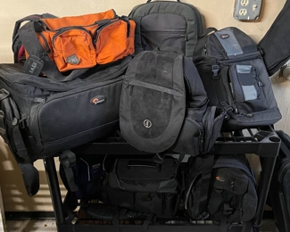 Tons of good quality camera bags 