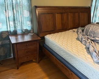 Beautiful master bedroom set with like new mattress 