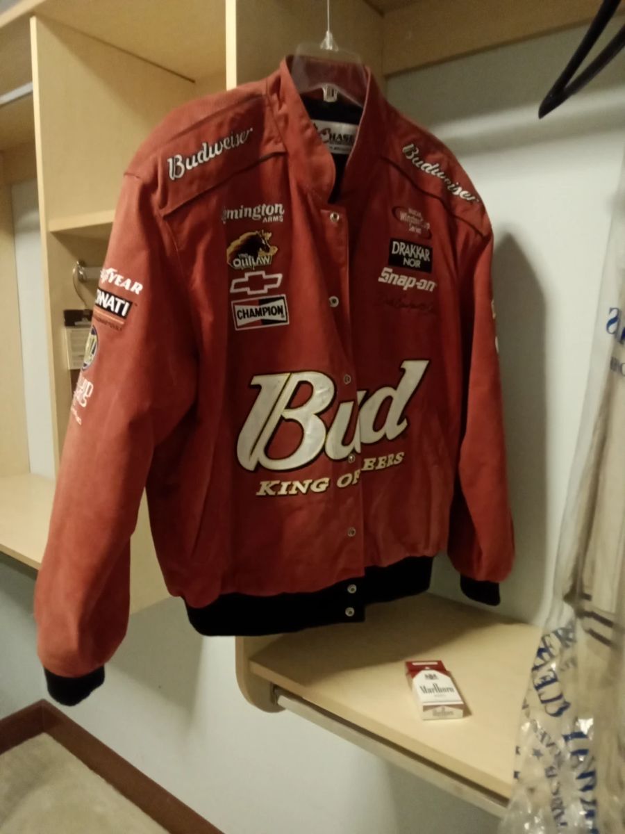 Downtown Puyallup Condo Estate Sale starts on 8/18/2023