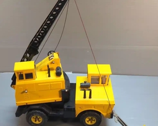 Tonka Mighty Crane Pressed Metal Crane Truck