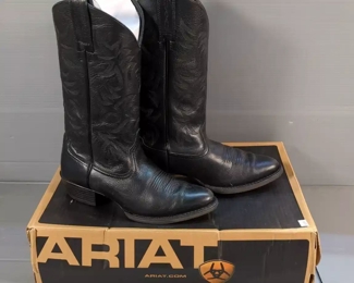 Ariat Mens Heritage Western R-Toe Boots, Size 7.5, In Original Box