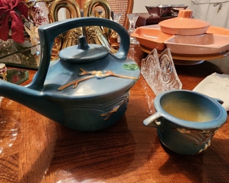 blue Snowberry Roseville, quite a nice pattern