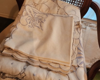 lots of nice tableclothes