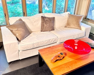 Super comfy couch with washable covers.