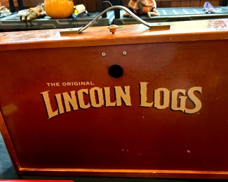 Vintage Lincoln Logs