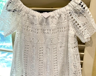 Cute, cute white lace top!