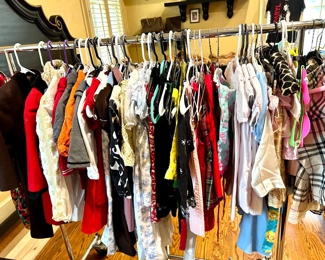 Great selection of name brand girls clothing.  Sizes range from 12/18 month through size 8