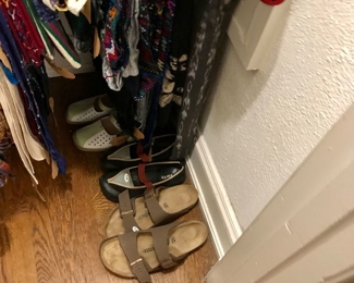 Items Locate In The 1st Bedroom (Master)