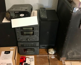 Items Locate In The 1st Bedroom (Master)