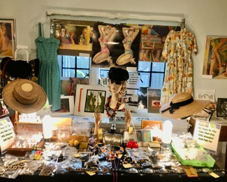 Items Locate In The 1st Bedroom (Master)