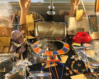 Items Locate In The 1st Bedroom (Master)