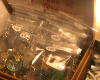 Items Locate In The 1st Bedroom (Master)