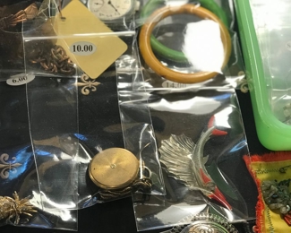 Items Locate In The 1st Bedroom (Master)