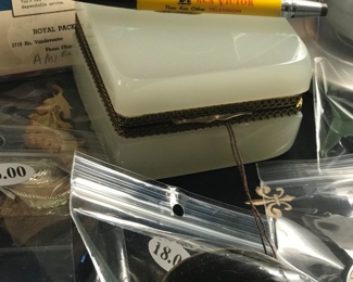 Items Locate In The 1st Bedroom (Master)