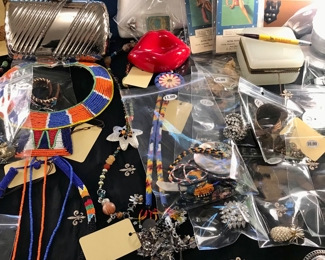 Items Locate In The 1st Bedroom (Master)