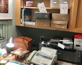 Items Locate In The Office