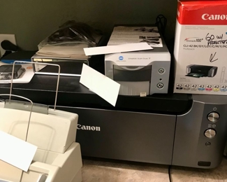 Items Locate In The Office