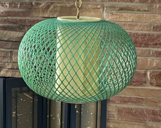 Spun fiberglass pendant lamp 