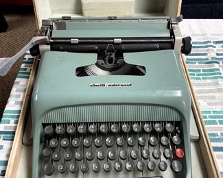 Underwood Typewriter