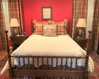 Another (short) poster spool  bed with custom bedding 