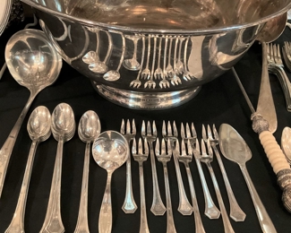 Miscellaneous sterling and silverplate selections