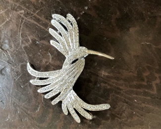 Hummingbird pin
