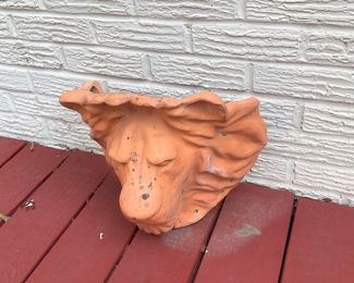 Lion wall planter