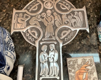 Metal cross