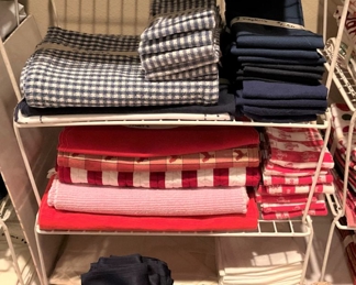 Placemats, napkins, hot pads